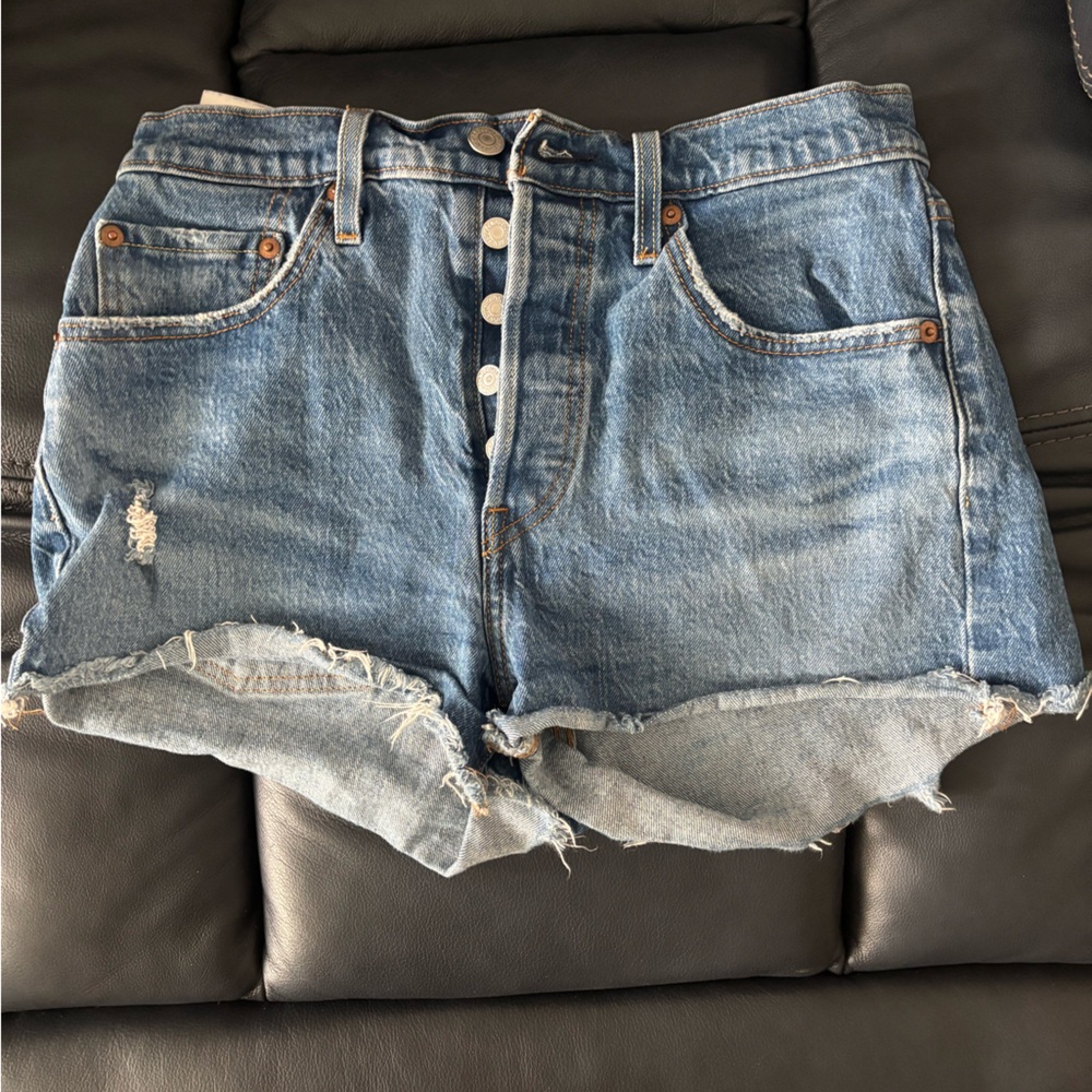 Levis